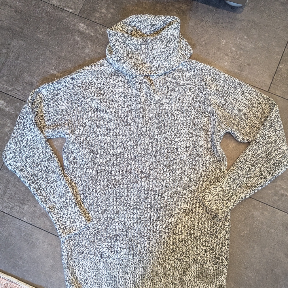 Abercrombie & Fitch Gray Turtleneck Sweater